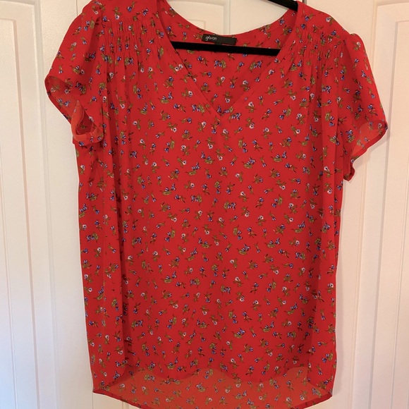 Gibson V-Neck Blouse - Picture 2 of 5